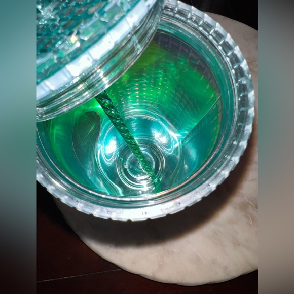 Starbucks Cup - Picture 4 of 4